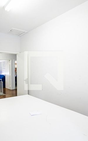 Casa à venda com 340m², 4 quartos e 8 vagas Casa à venda com 340m², 4 quartos e 8 vagasQuarto 4