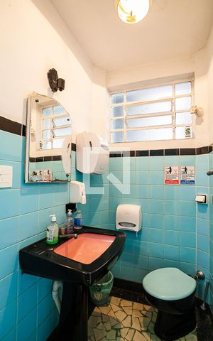 Casa à venda com 340m², 4 quartos e 8 vagas Casa à venda com 340m², 4 quartos e 8 vagasLavabo