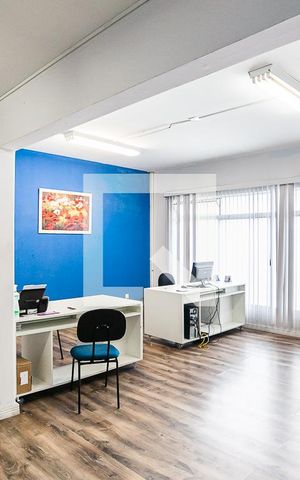 Casa à venda com 340m², 4 quartos e 8 vagas Casa à venda com 340m², 4 quartos e 8 vagasSala de Estar
