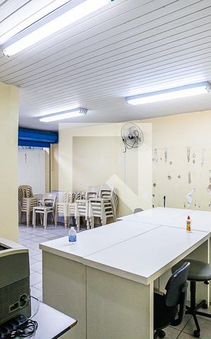 Casa à venda com 340m², 4 quartos e 8 vagas Casa à venda com 340m², 4 quartos e 8 vagasGaragem