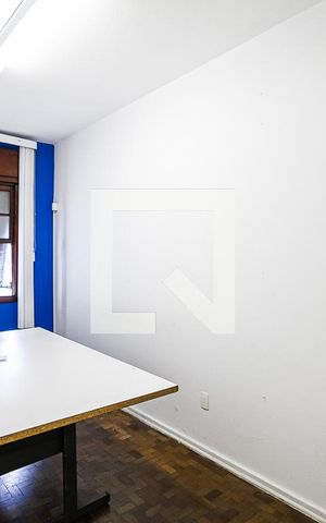 Casa à venda com 340m², 4 quartos e 8 vagas Casa à venda com 340m², 4 quartos e 8 vagasQuarto 4