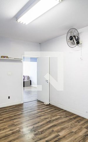 Casa à venda com 340m², 4 quartos e 8 vagas Casa à venda com 340m², 4 quartos e 8 vagasSala de Jantar