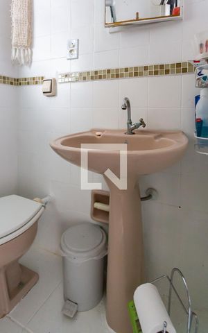 Apartamento à venda com 63m², 2 quartos e sem vaga Apartamento à venda com 63m², 2 quartos e sem vagaBanheiro