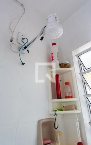 Apartamento à venda com 63m², 2 quartos e sem vaga Apartamento à venda com 63m², 2 quartos e sem vagaBanheiro