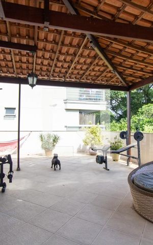 Apartamento à venda com 320m², 3 quartos e 3 vagas Apartamento à venda com 320m², 3 quartos e 3 vagasTerraço