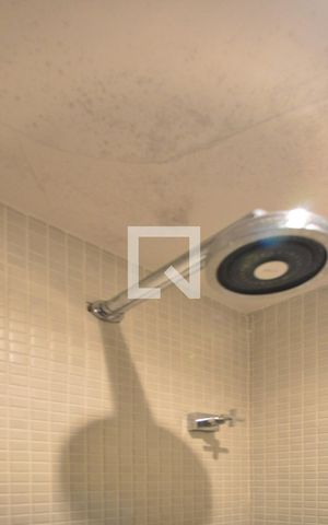Apartamento à venda com 73m², 2 quartos e 2 vagasBanheiro da suite