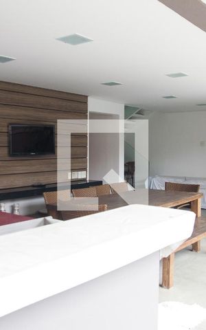 Casa à venda com 687m², 5 quartos e 10 vagas Casa à venda com 687m², 5 quartos e 10 vagasÁrea Gourmet