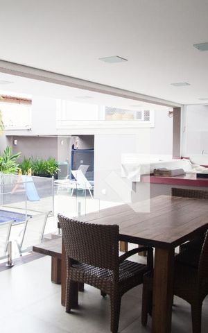 Casa à venda com 687m², 5 quartos e 10 vagas Casa à venda com 687m², 5 quartos e 10 vagasÁrea Gourmet