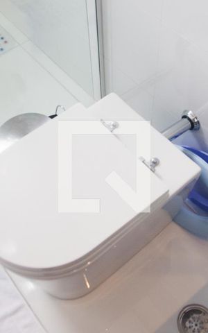 Casa à venda com 687m², 5 quartos e 10 vagas Casa à venda com 687m², 5 quartos e 10 vagasDetalhe do banheiro