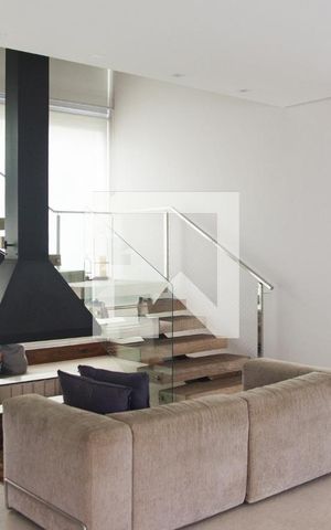 Casa à venda com 687m², 5 quartos e 10 vagas Casa à venda com 687m², 5 quartos e 10 vagasSala