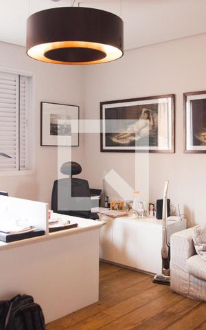 Casa à venda com 687m², 5 quartos e 10 vagas Casa à venda com 687m², 5 quartos e 10 vagasEscritório