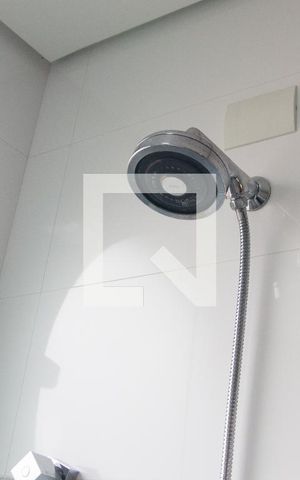 Casa à venda com 687m², 5 quartos e 10 vagas Casa à venda com 687m², 5 quartos e 10 vagasDucha