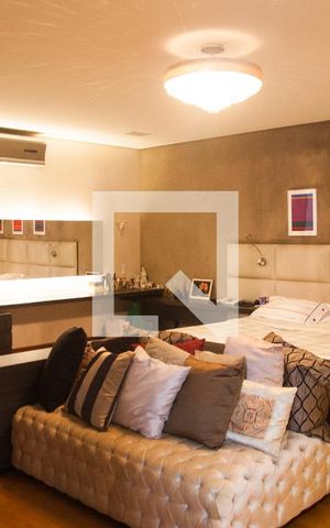 Casa à venda com 687m², 5 quartos e 10 vagas Casa à venda com 687m², 5 quartos e 10 vagasQuarto 1 - Suíte