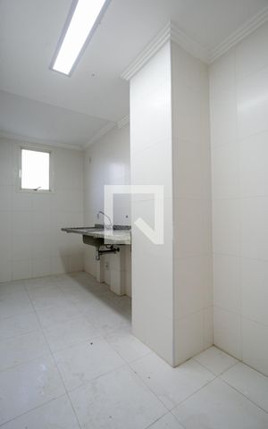 Apartamento à venda com 350m², 4 quartos e 4 vagas Apartamento à venda com 350m², 4 quartos e 4 vagasCozinha 2