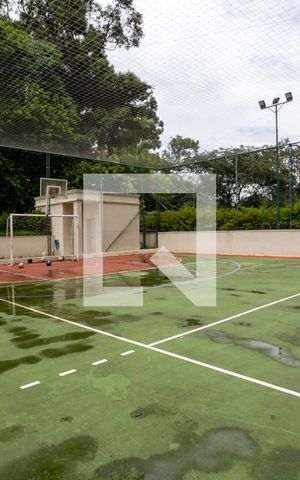 Apartamento à venda com 350m², 4 quartos e 4 vagas Apartamento à venda com 350m², 4 quartos e 4 vagasÁrea comum - Quadra poliesportiva