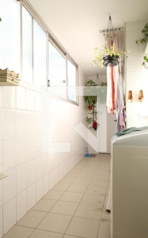 Apartamento à venda com 127m², 3 quartos e 1 vagaÁrea de Serviço