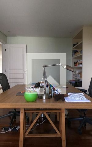 Apartamento à venda com 370m², 3 quartos e 5 vagas Apartamento à venda com 370m², 3 quartos e 5 vagasEscritório