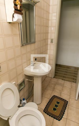 Casa à venda com 162m², 3 quartos e 2 vagas Casa à venda com 162m², 3 quartos e 2 vagasBanheiro 2
