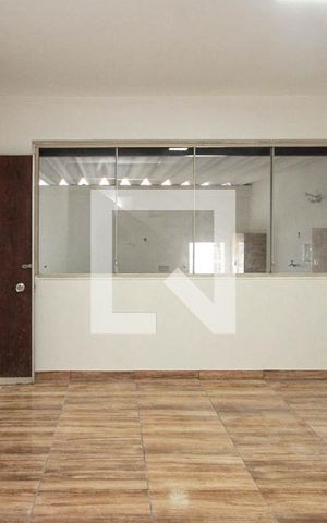 Casa à venda com 110m², 2 quartos e 3 vagas Casa à venda com 110m², 2 quartos e 3 vagasSala