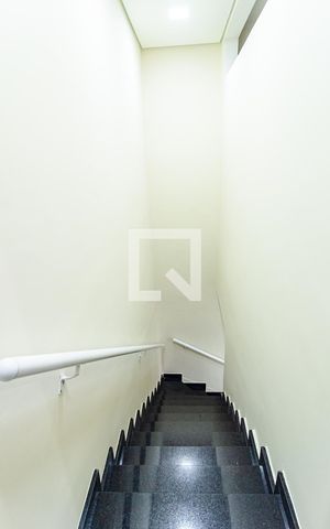 Casa à venda com 187m², 5 quartos e 2 vagasEscadas