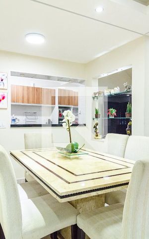 Casa à venda com 187m², 5 quartos e 2 vagasSala