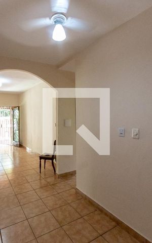 Casa à venda com 180m², 3 quartos e 3 vagasSala