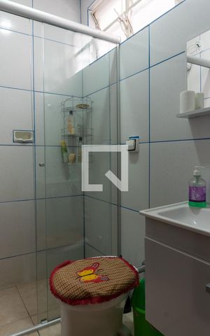 Apartamento à venda com 44m², 2 quartos e sem vaga Apartamento à venda com 44m², 2 quartos e sem vagaBanheiro Social