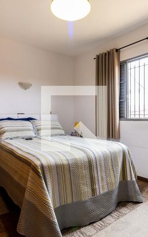 Casa à venda com 240m², 4 quartos e 3 vagasQuarto 4 - Suíte