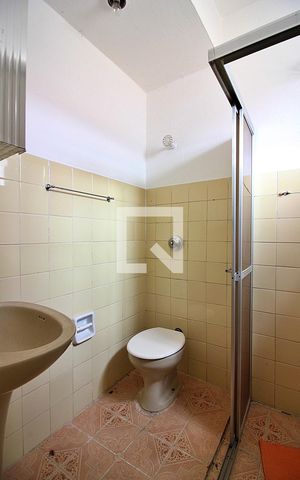 Casa à venda com 219m², 4 quartos e 3 vagasBanheiro Social Casa 2