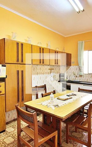 Casa à venda com 219m², 4 quartos e 3 vagasCozinha