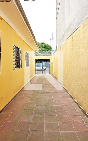 Casa à venda com 219m², 4 quartos e 3 vagasCorredor