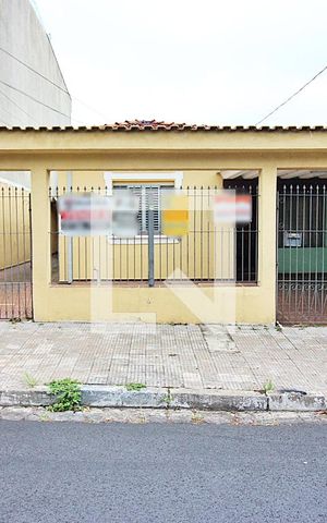 Casa à venda com 219m², 4 quartos e 3 vagasFachada