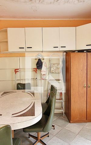 Casa à venda com 219m², 4 quartos e 3 vagasQuarto de Serviço