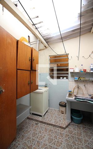 Casa à venda com 219m², 4 quartos e 3 vagasLavanderia