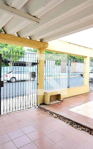 Casa à venda com 219m², 4 quartos e 3 vagasGaragem