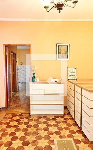 Casa à venda com 219m², 4 quartos e 3 vagasSala