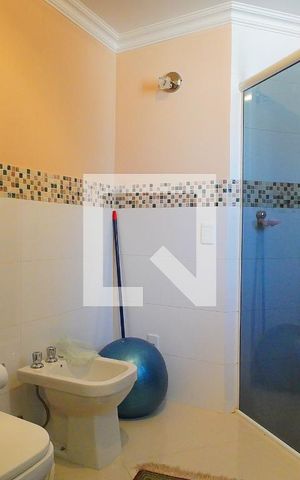 Casa à venda com 390m², 3 quartos e 2 vagasBanheiro da Suíte