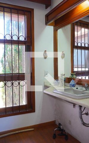 Casa à venda com 390m², 3 quartos e 2 vagasBanheiro da Suíte