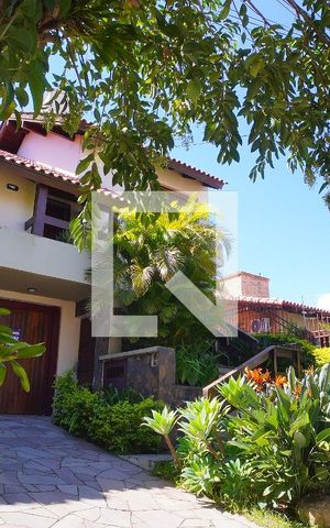 Casa à venda com 390m², 3 quartos e 2 vagasFachada da Casa