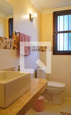 Casa à venda com 390m², 3 quartos e 2 vagasBanheiro Corredor