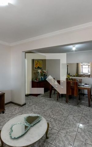 Casa à venda com 240m², 3 quartos e 2 vagasSala