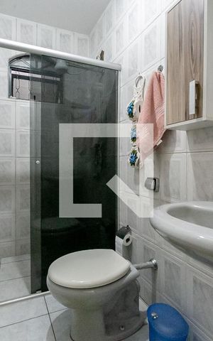 Casa à venda com 240m², 3 quartos e 2 vagasBanheiro Social