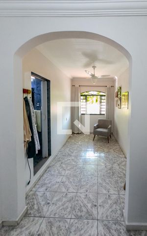Casa à venda com 240m², 3 quartos e 2 vagasQuarto Suíte