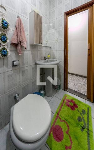 Casa à venda com 240m², 3 quartos e 2 vagasBanheiro Social