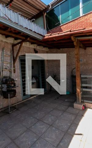 Casa à venda com 240m², 3 quartos e 2 vagasVaranda