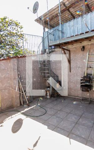 Casa à venda com 240m², 3 quartos e 2 vagasVaranda
