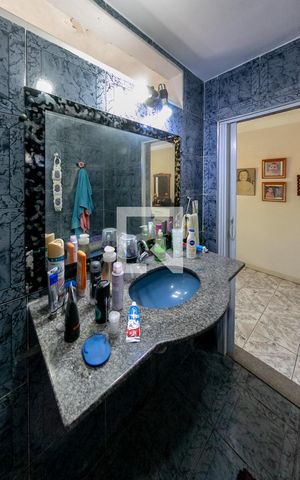 Casa à venda com 240m², 3 quartos e 2 vagasBanheiro da Suíte