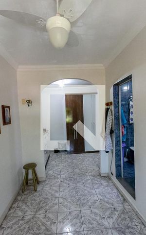 Casa à venda com 240m², 3 quartos e 2 vagasQuarto Suíte