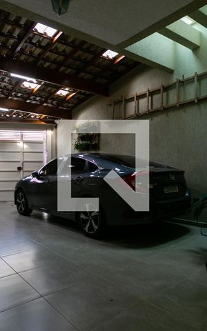 Casa à venda com 180m², 3 quartos e 2 vagas Casa à venda com 180m², 3 quartos e 2 vagasGaragem
