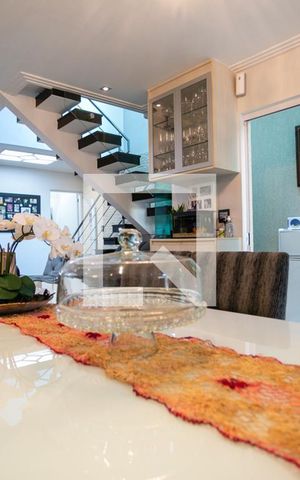 Casa à venda com 180m², 3 quartos e 2 vagas Casa à venda com 180m², 3 quartos e 2 vagasSala de jantar